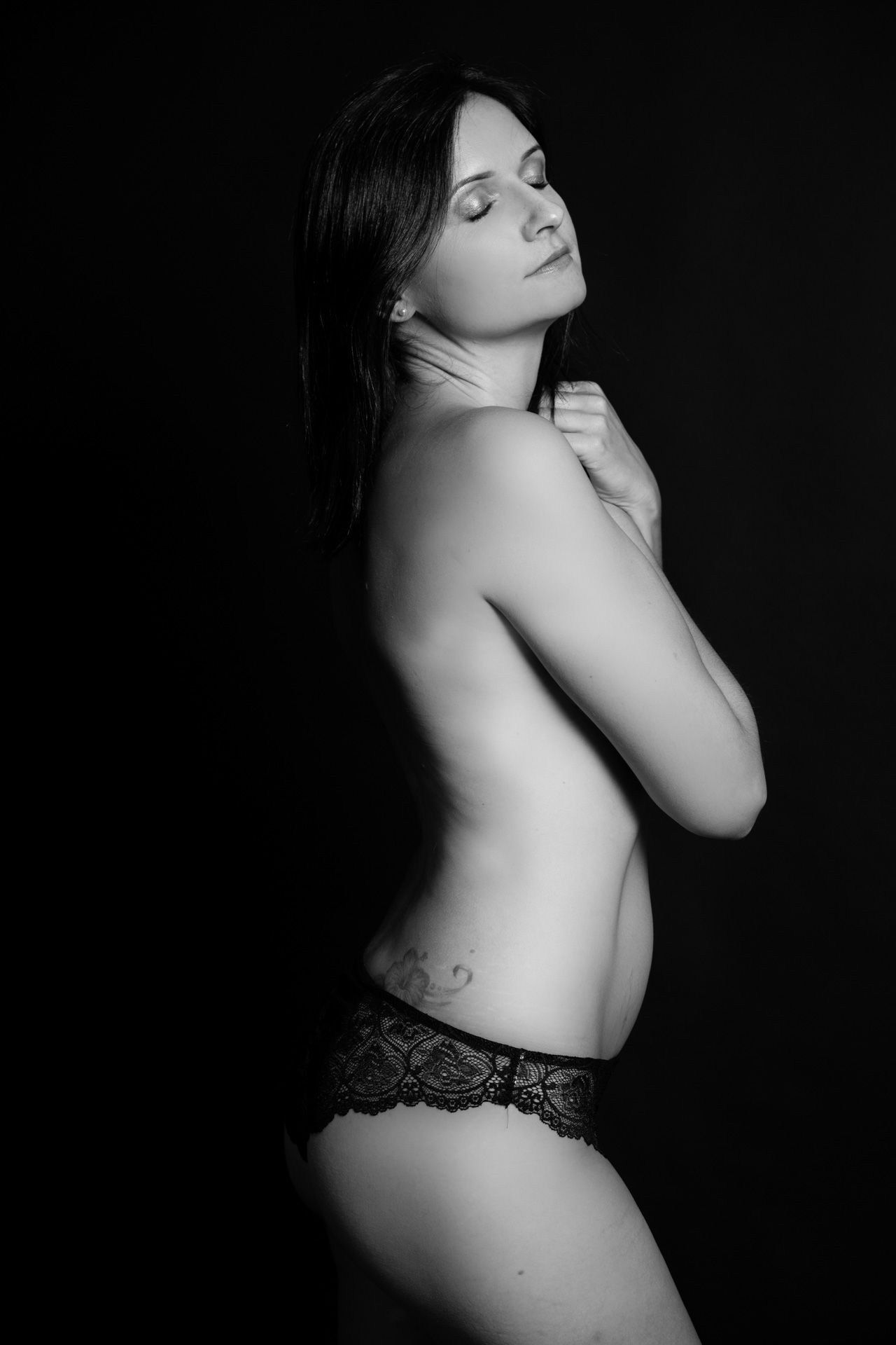 Portrait femme studio noir et blanc