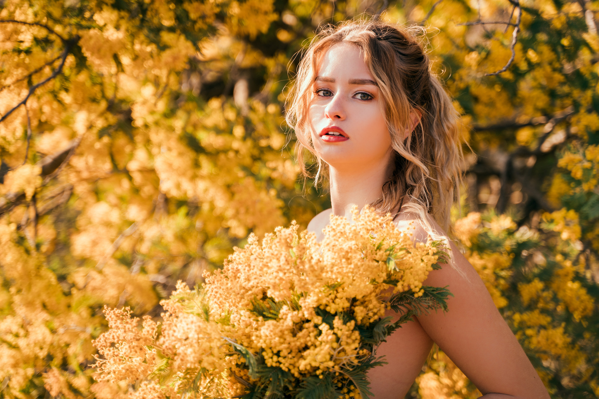 Portrait femme mimosa