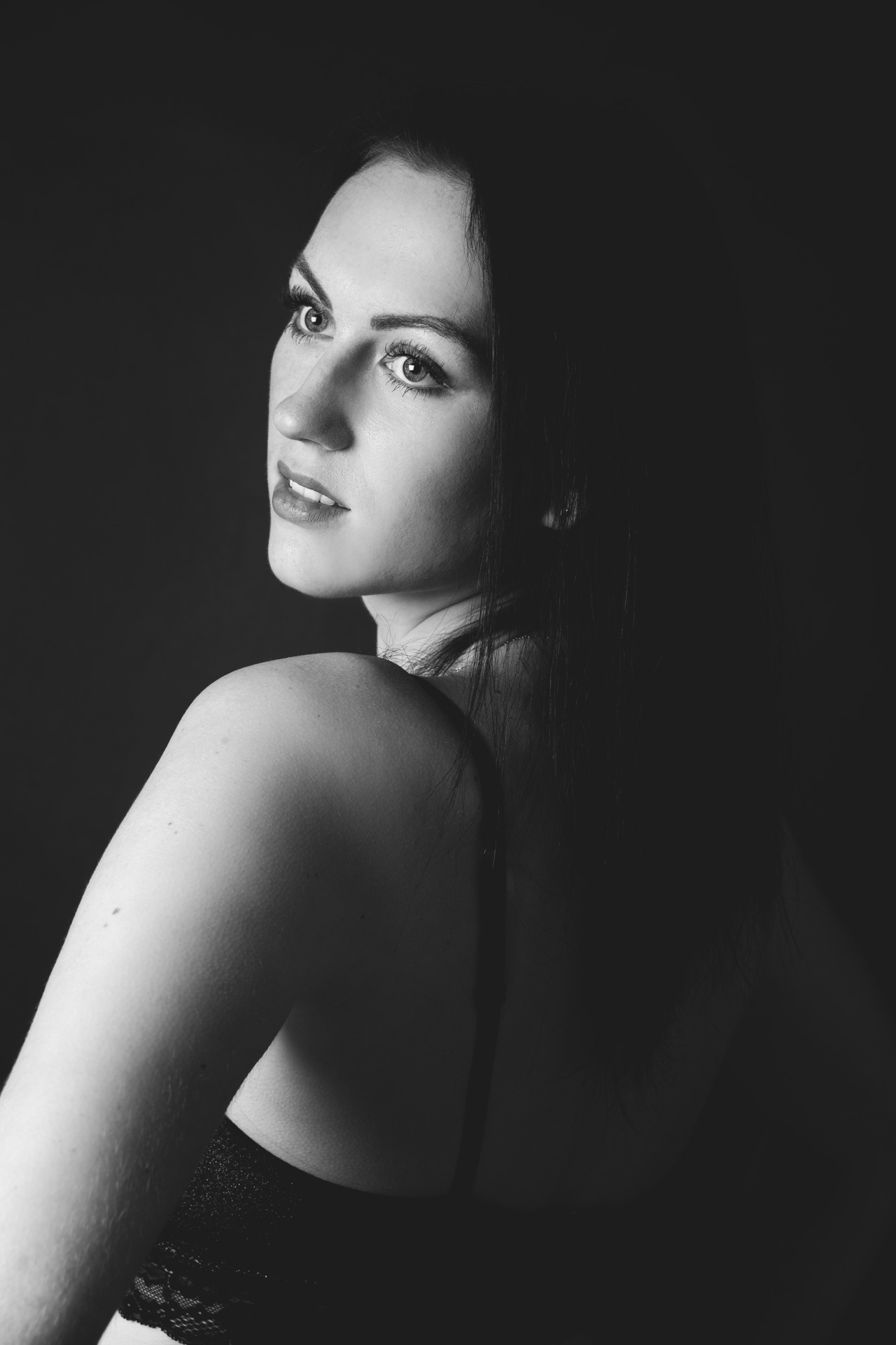 Portrait femme studio noir et blanc