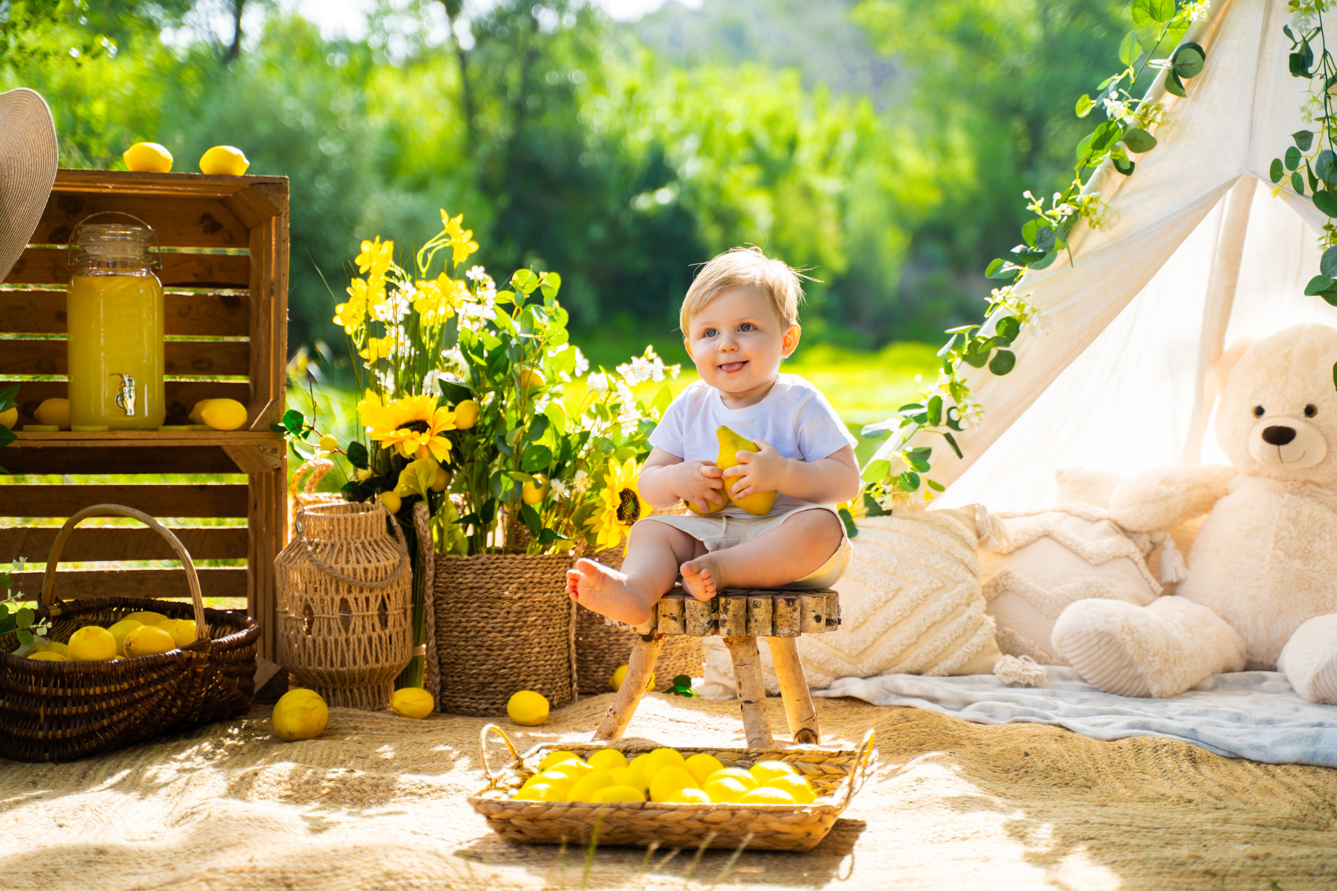 Enfant avec citrons