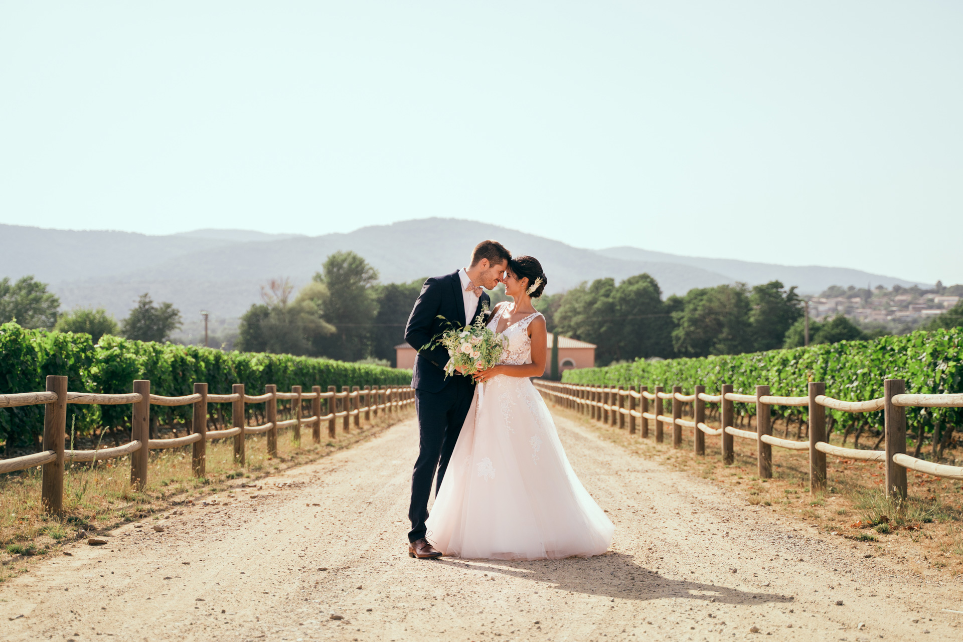 Couple mariage vignes
