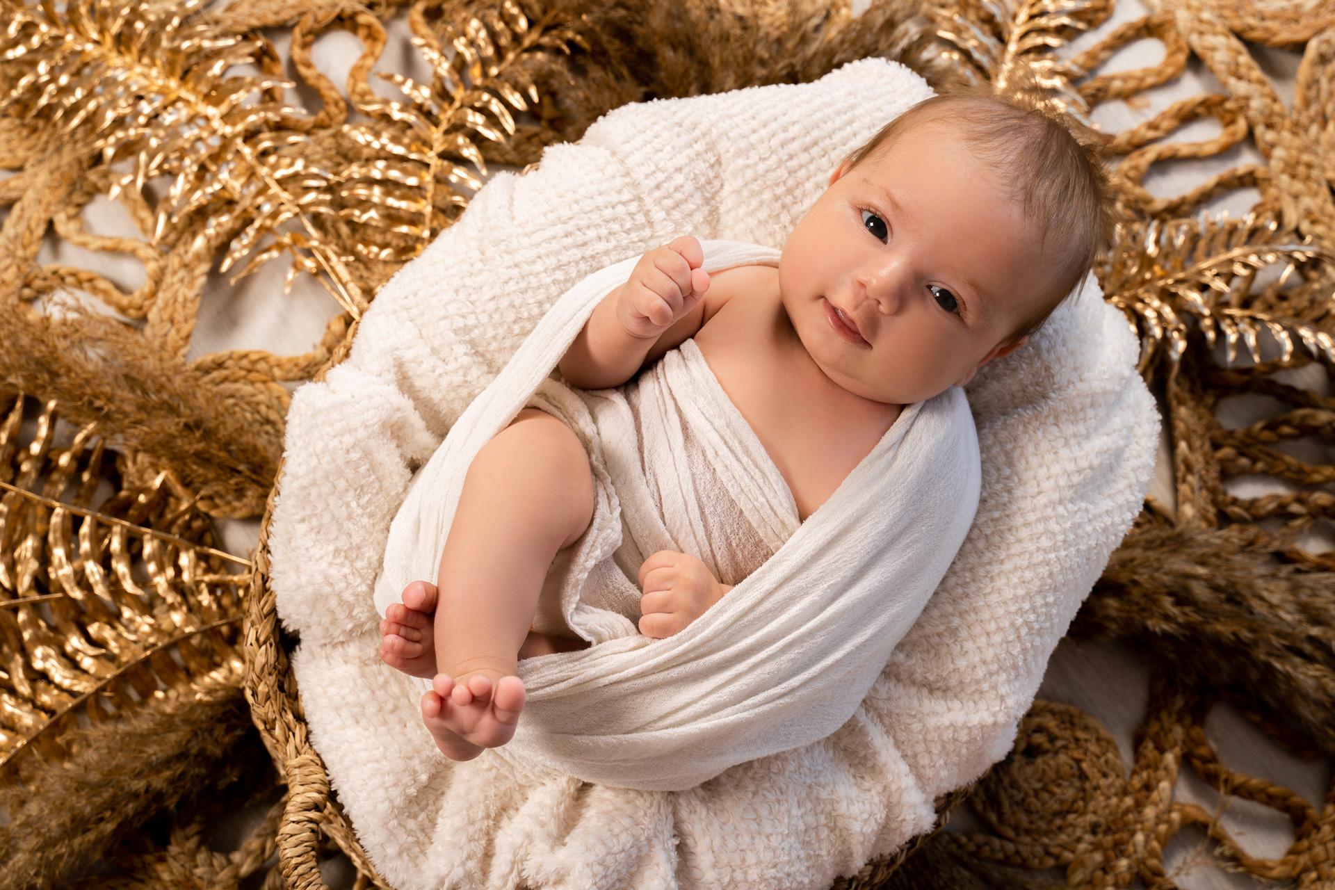 naissance nouveau-né couffin blanc