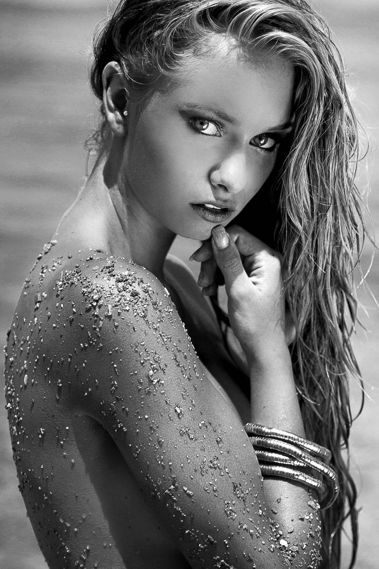 Portrait femme plage noir et blanc