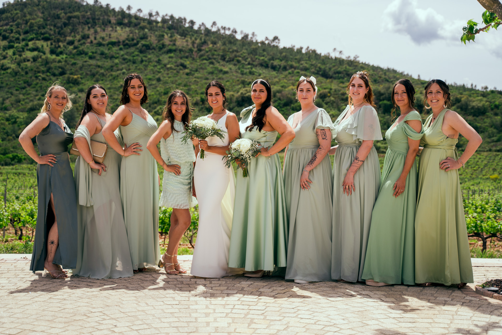 Mariée et ses demoiselles d'honneur