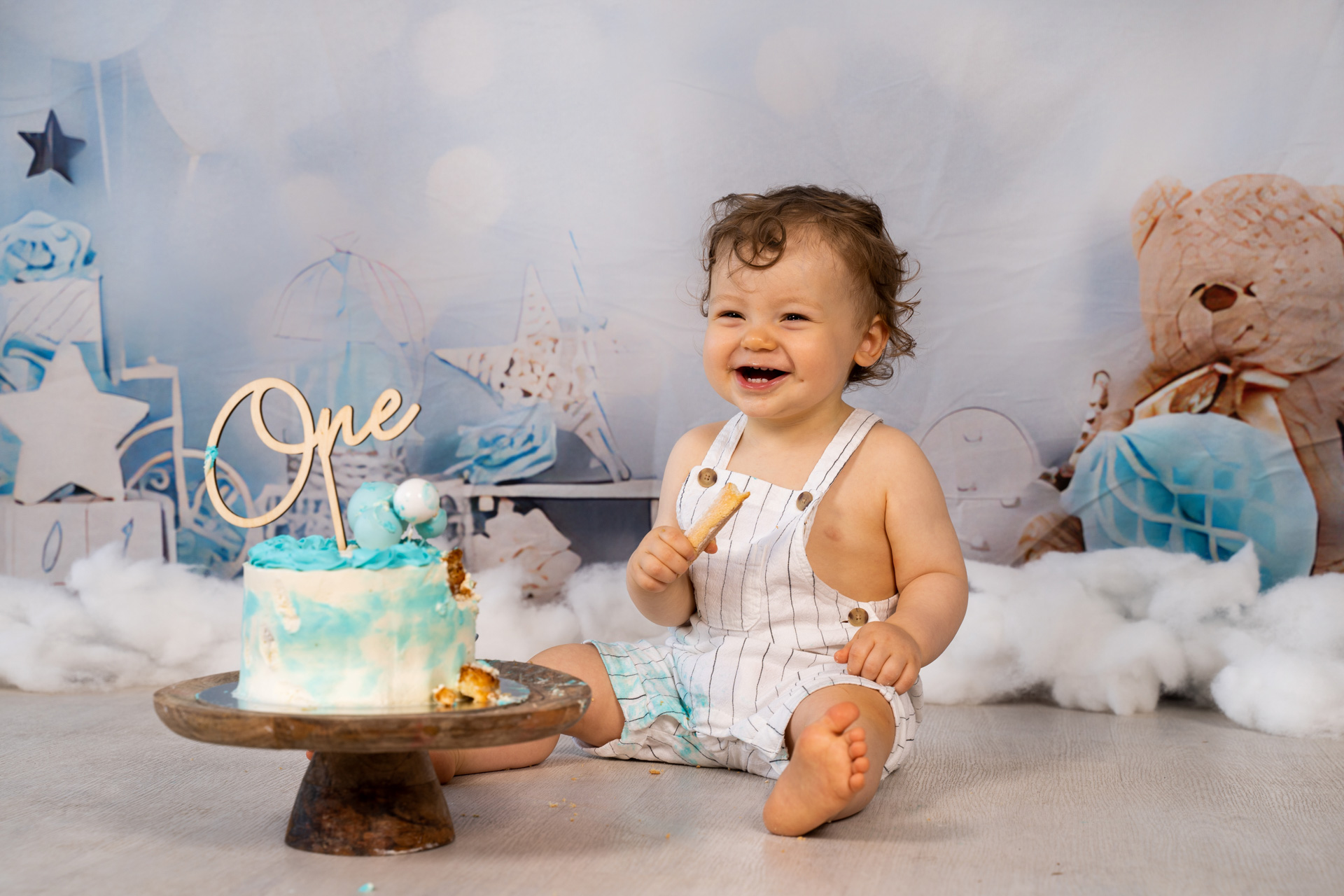 bébé smash the cake un an tons bleus